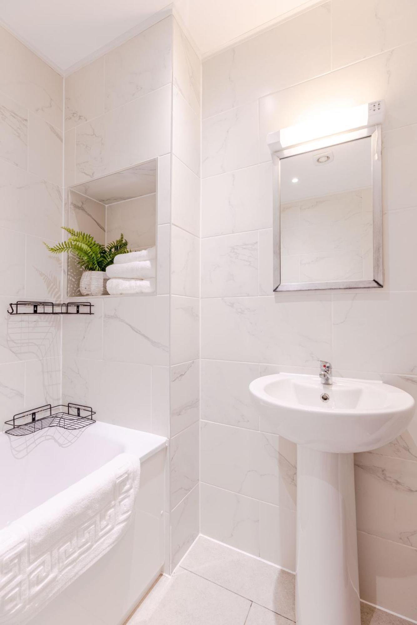 Boutique Vertigo Apartment Central Kingston/London Kingston upon Thames  Bagian luar foto